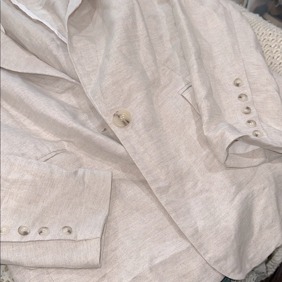 Fore Women's Cream linen blend Blazer size small - Picture 10 of 11